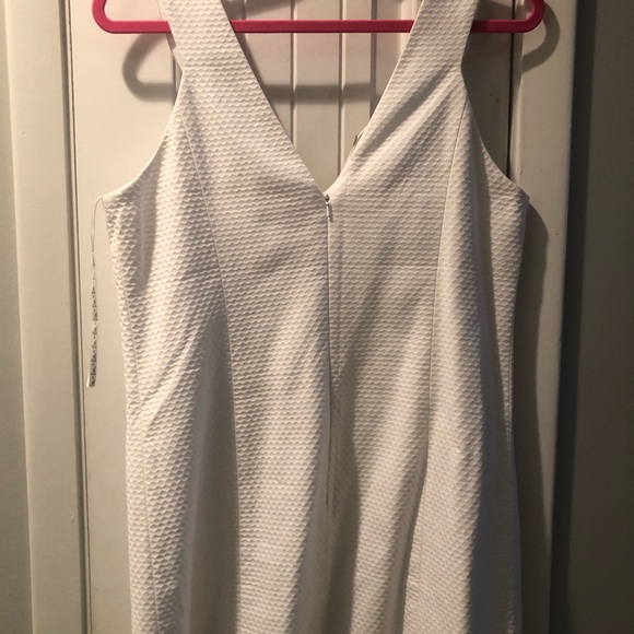 Lilly Pulitzer shift dress - Picture 2 of 4